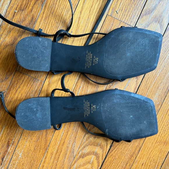 H&M black sandals…size 41 ( fits us 9 ) - Picture 3 of 5